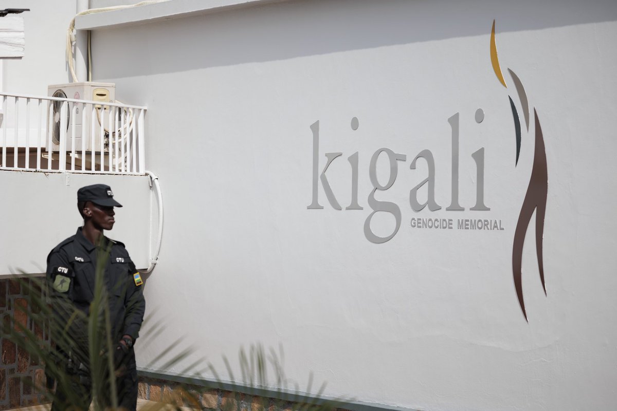 🕯️ On #Kwibuka30, Belgium pays tribute to the victims of the genocide against the Tutsi in Rwanda in 1994 and to those who had the courage to oppose it. The Flame of Remembrance was lit at @Kigali_Memorial in the presence of the 🇧🇪 Minister of Foreign Affairs.