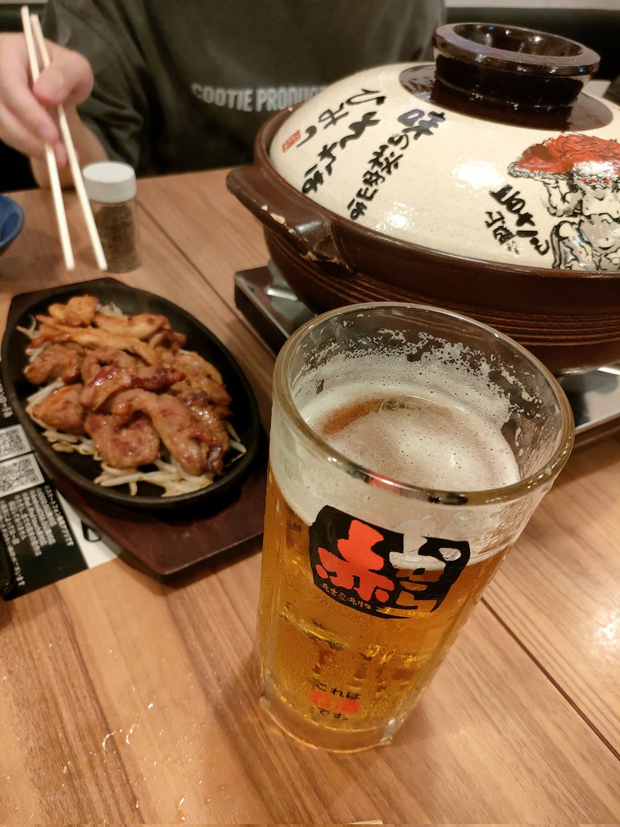 わいの波動球に耐えられなかったラケット(100均)と赤から🍲🍻 良い一日😊