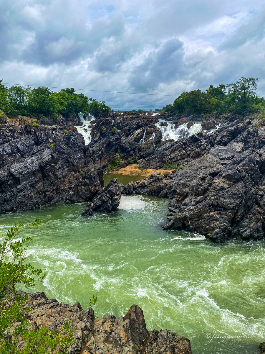 Laos 🇱🇦

A place with amazing history, nature and people.

I did a post about the 4,000 islands in the south. 

So remote and beautiful. 

Ever heard of them?

#laos #travelblog 
 
faheyjamestravel.com/2024/02/27/don…