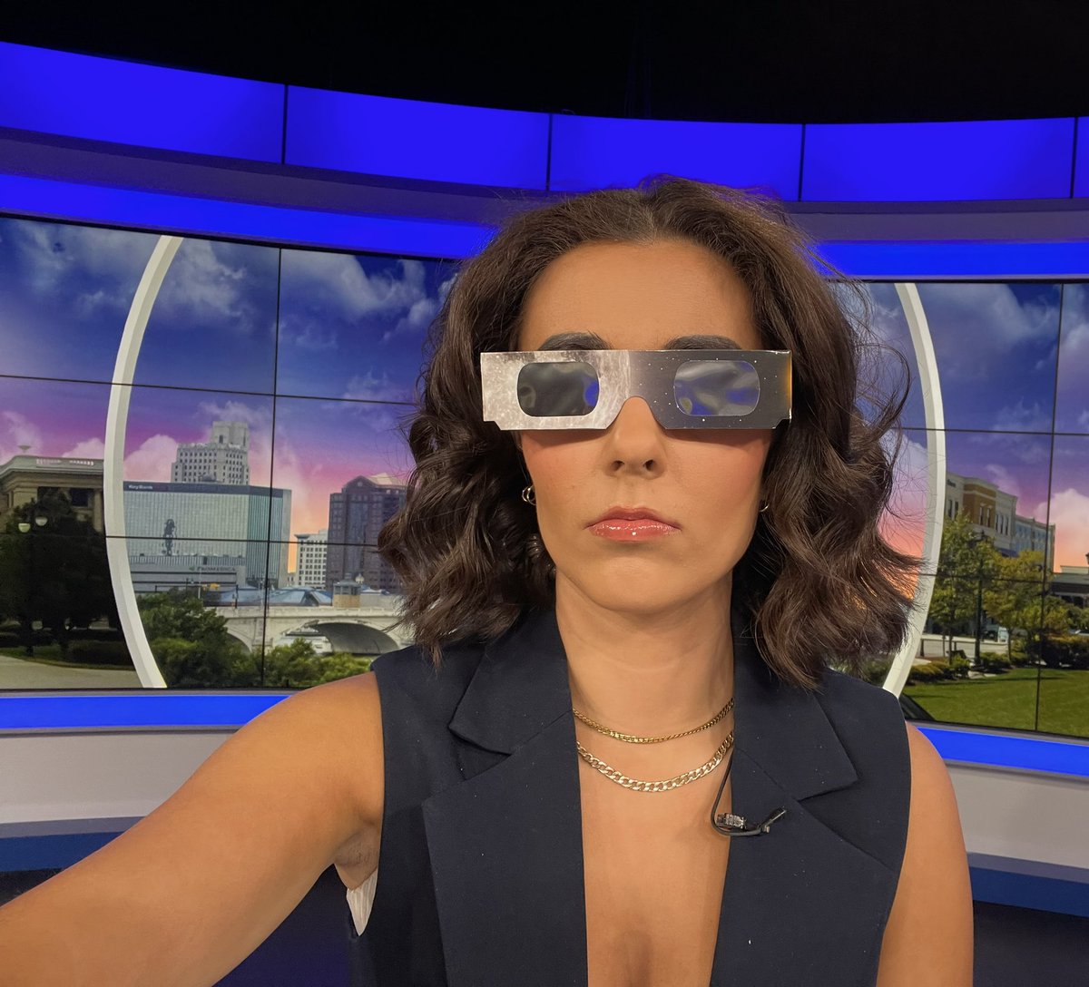 The only shade you should be throwing tomorrow.

😎

#totalsolareclipse2024
#eclipseglasses
#news
#eclipse2024