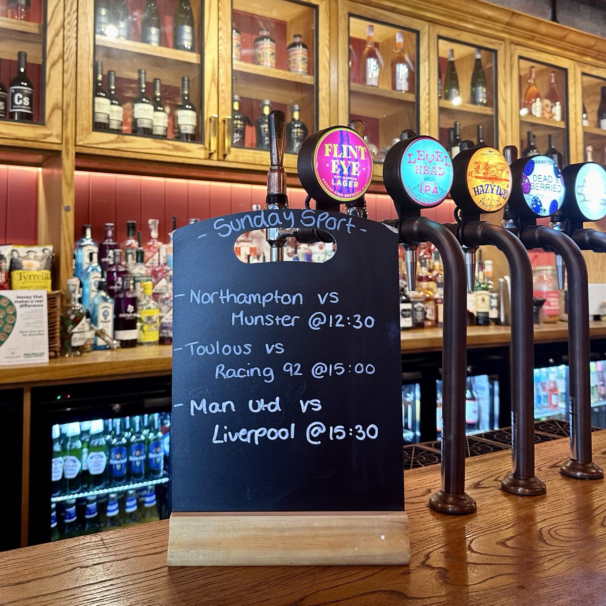 Here are your Sunday sports fixtures . . . 
Give us a call to book or pop in for the Man Utd/Liverpool game 💪 

#familyfriendlysportspub #sundaysport #premierleague #rugby #teddington #highstreet #london