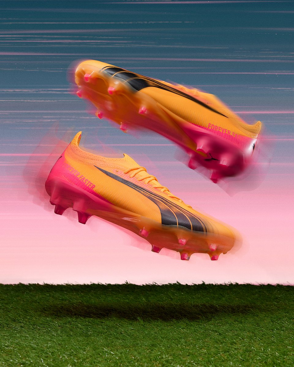 Built for speed ⚡ The PUMA Ultra Ultimate is one of the lightest boots in the game, designed for that fast paced player who makes a difference 🤩 Shop your pair online in The World's Largest Bootroom at Pro:Direct Soccer 📲 brnw.ch/PUMAUltraForev…