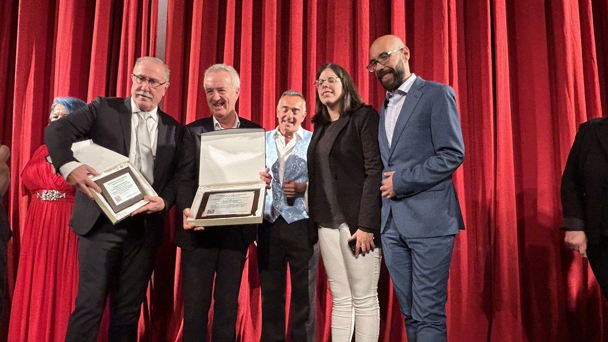 Felicidades a <a href="/FEALTA/">FEALTA</a> por la magnífica organización de la Gala de Premios del Teatro Ámater de Almería y enhorabuena a todos los premiados, fue un placer disfrutar de un buen rato. Gracias desde <a href="/almeriaavanzac/">Almería Avanza Capital</a> y la Asociación Benéfico, Social y Cultural “Caminando por Ti”