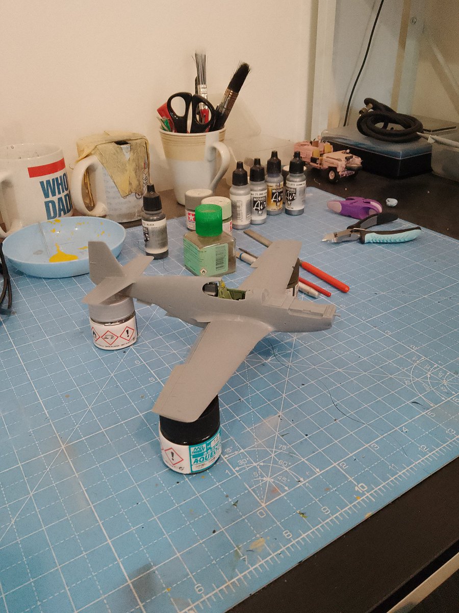 The P-51B is getting there slowly,prep it and other parts ready for a coat of primer etc today, in-between a few battles on War Thunder.
#tamiya #warthunder #modelkits #relaxing