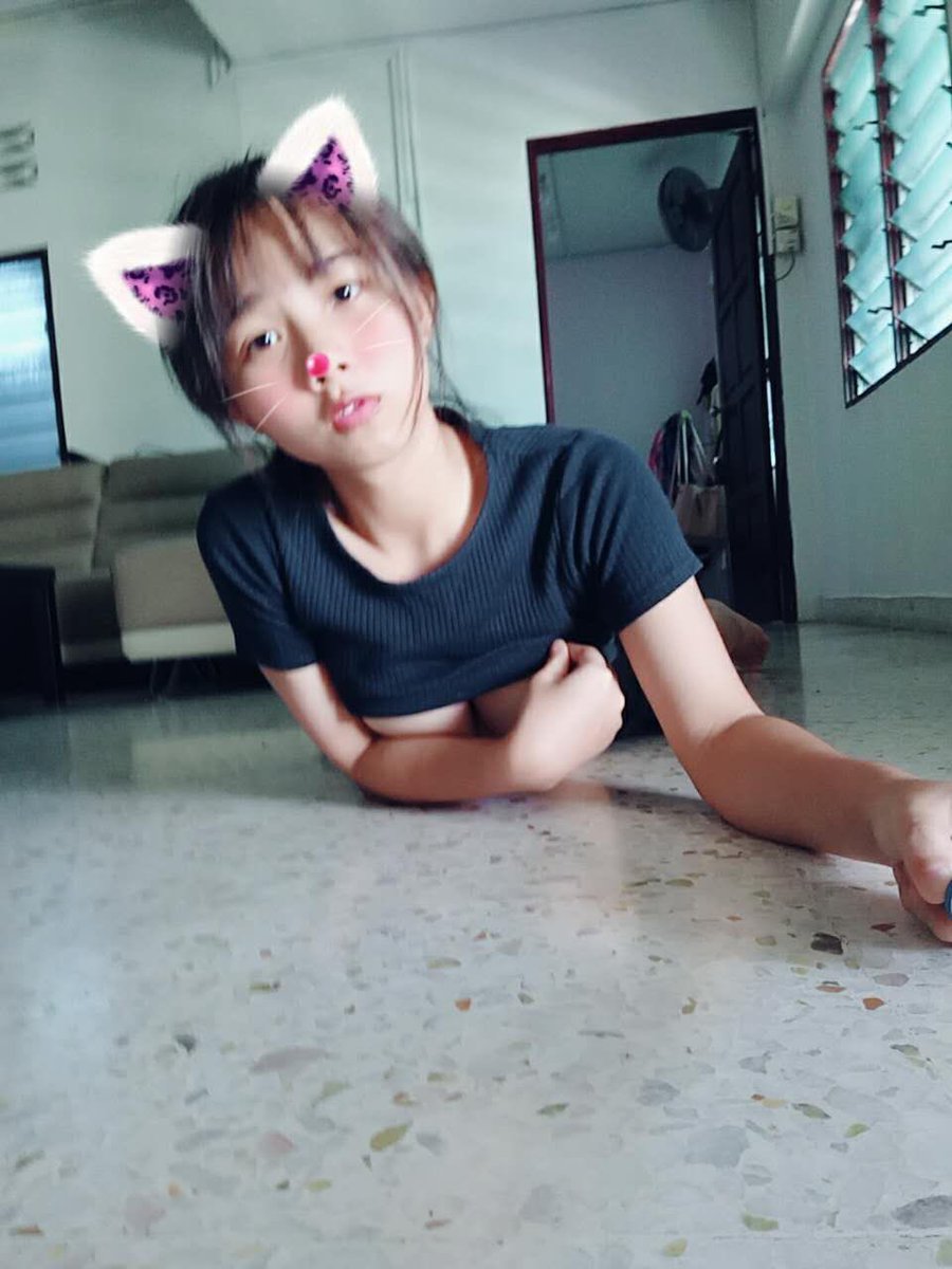 最近母狗缺钱了…不卖身但可以接推广