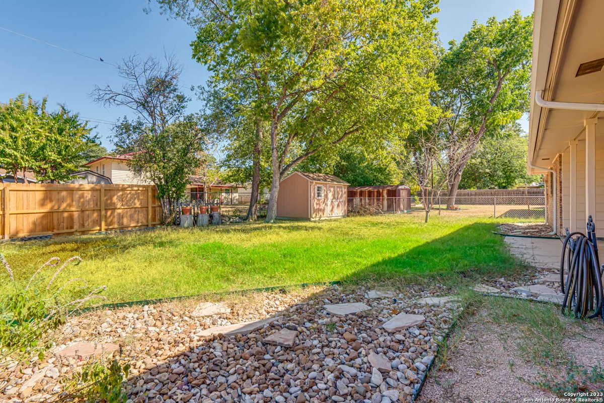 TheGrellTeam's tweet image. 🏡 Dreamland Oaks gem! 4BR/3BA, 1720sqft. One-story, pre-owned beauty on 8276sqft lot. Mature trees, patio. NEISD schools. Listed by Robert Fedewa, marketed by Celia Grell. 🌳✨ #ForSale #DreamHomehttps://www.thegrellteam.com/d8qydxfy