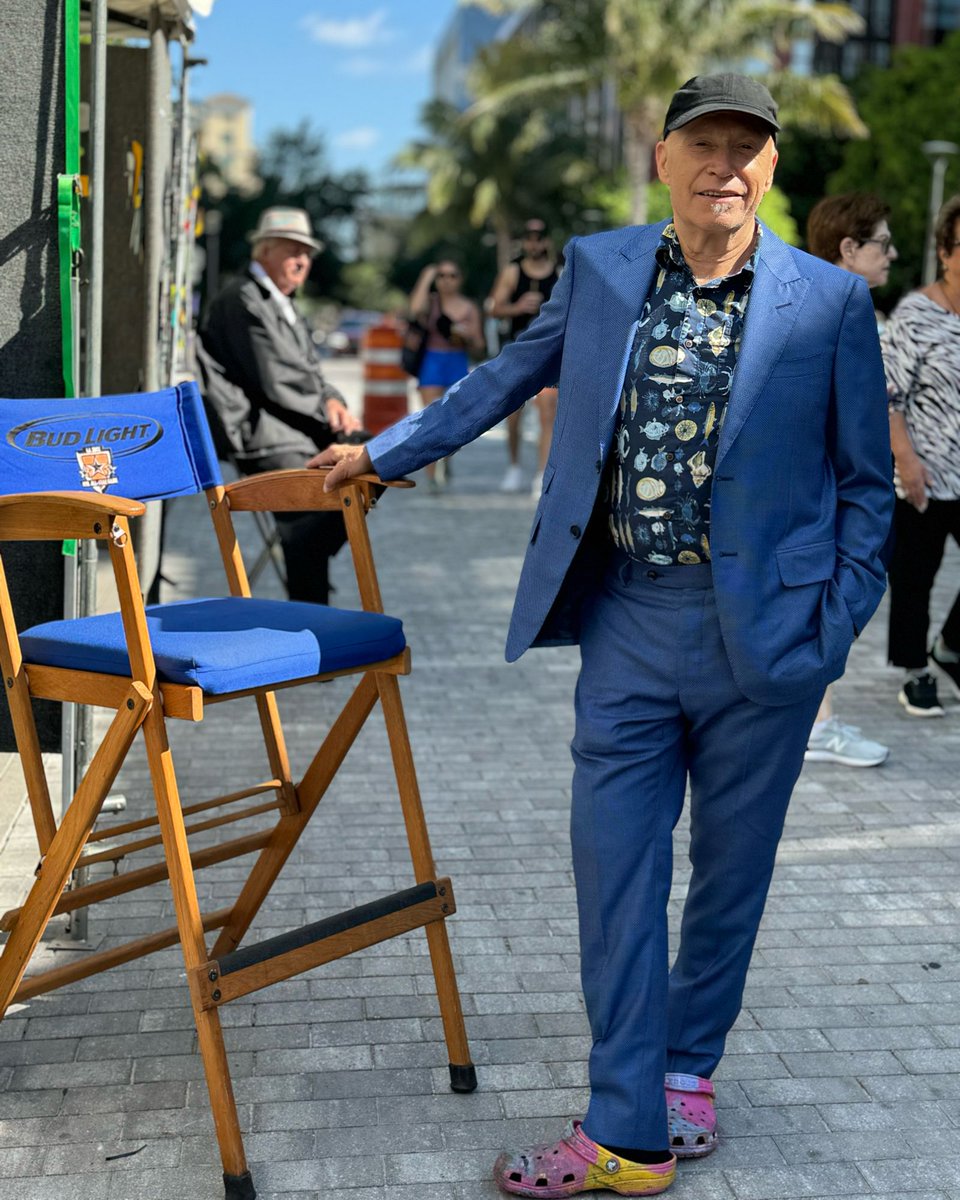 At the W Palm Beach Festival of the Arts. Rocking my gorgeous suit made for me by @suited_in_style of #alandavidcustom on a beautiful sunny day. #artist