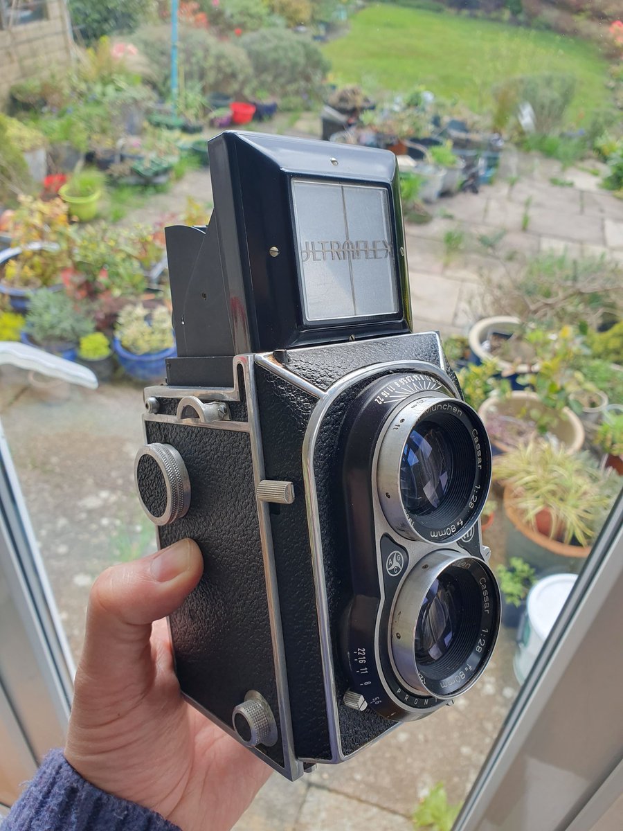 SimonFor's tweet photo. I'm delighted with the work that @camerakote did with repainting the waist level finder of my #Montanus Rocca Ultraflex. It does not look like fresh paint, it simply looks well cared for. #believeinfilm https://t.co/ZEKBberQNb