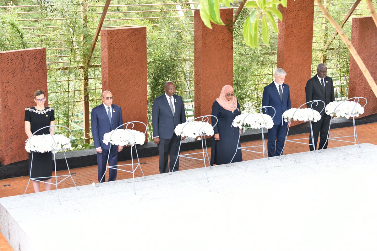 President @PaulKagame, @FirstLadyRwanda, and esteemed heads of states paid their respects by laying wreaths at the burial place at @Kigali_Memorial to honour more than a million victims perished during the 1994 Genocide against the Tutsi in #Rwanda.