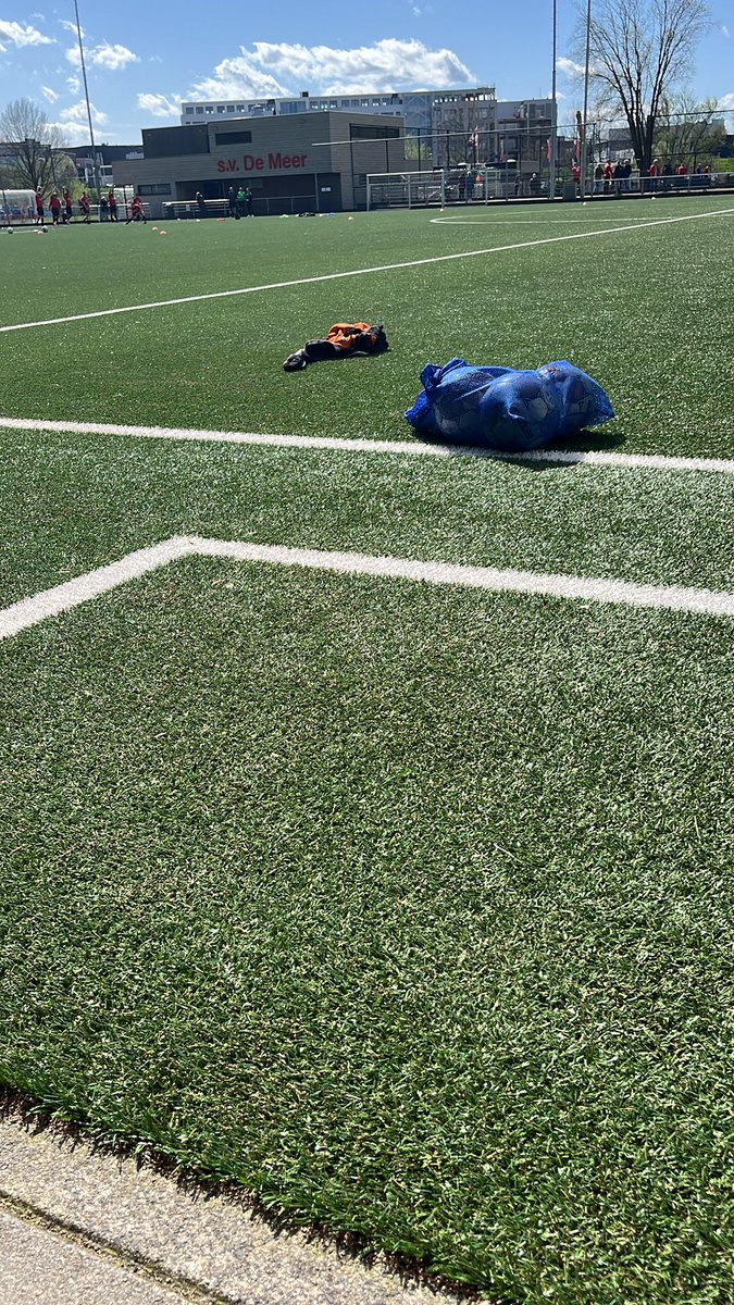 #awayday tussen de #14kJohanCrujjffloop bij <a href="/svDeMeer/">s.v. De Meer</a>