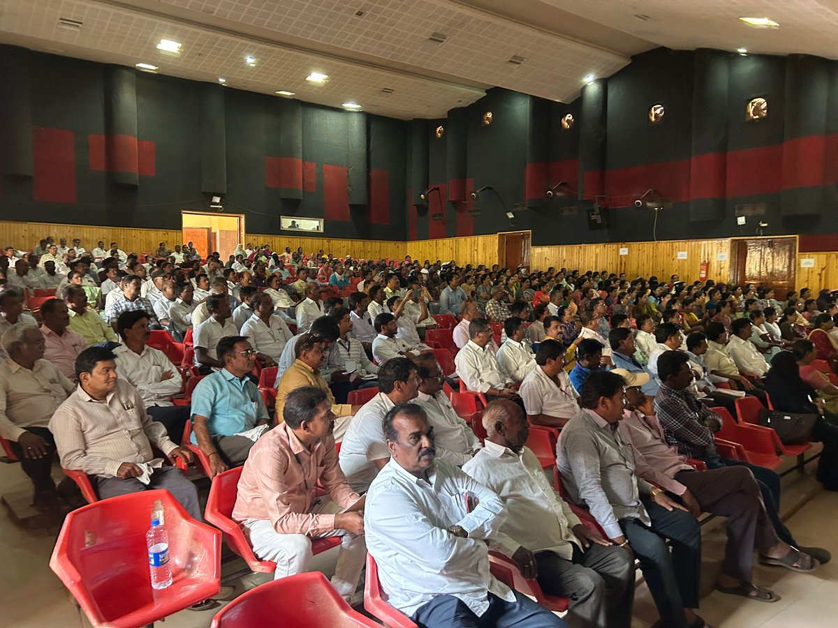 DEOBIDAR's tweet photo. Deputy Commissioner given training to PRO &amp; APRO https://t.co/vf9WwRrAq5