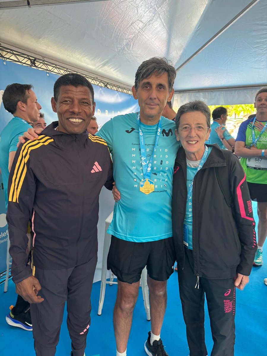 Todo un honor correr hoy con Gebrselassie y Rosa Mota, padrinos del Movistar Madrid Medio Maratón #telefónica100