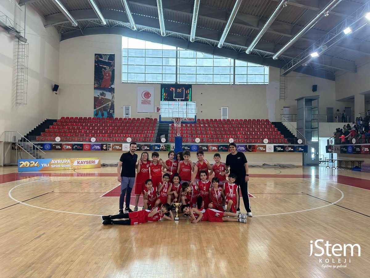 ŞAMPİYON İSTEM KOLEJİ 🏆

2023-2024 Basketbol Okullar Arası Minikler Şampiyonu İstem Koleji 🏀🥇👏🏻

#istemkoleji #eğitimeiyigelecek #atölyeakademi #sporsanatistem #basketbol #şampiyonistemkoleji