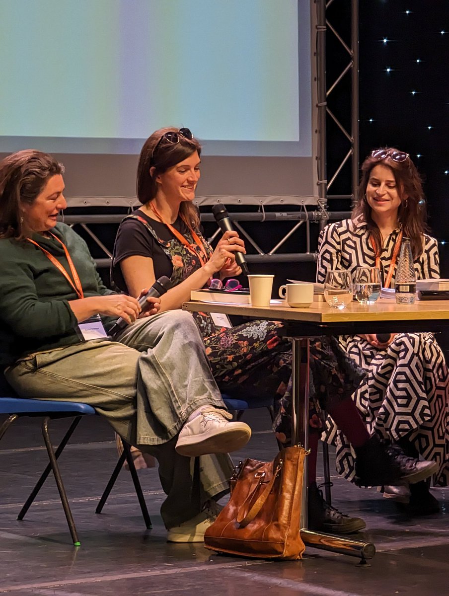 A joyful panel @FCBGNews conference today with the brilliant @Zoologist_Jess @PariThomson @RachelDelahaye talking about their magical books 🏔️🌿🐳 As the chair Annie said we are living in a golden age of children's books and this panel of books is proof of that! @piccadillypress