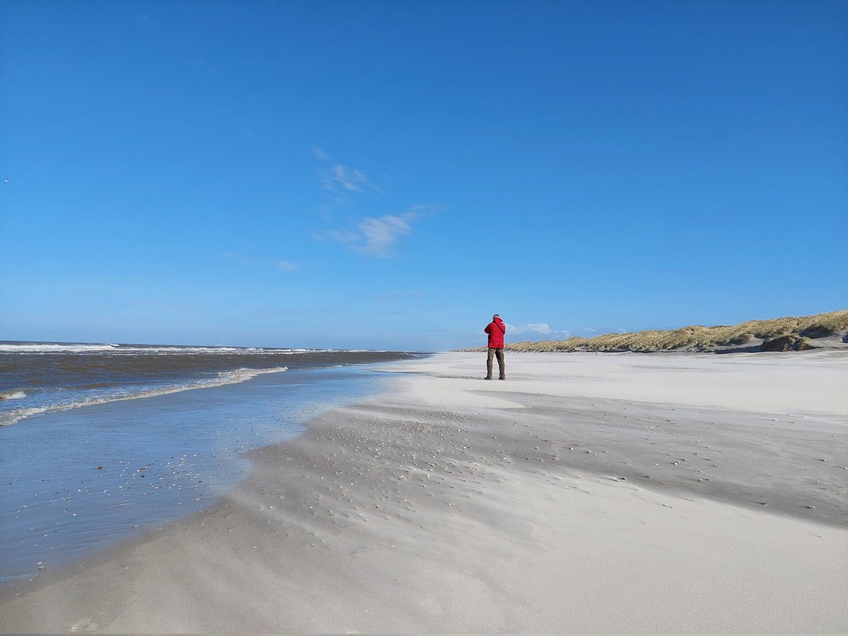 Rood - wit - blauw 🇱🇺
#Ameland #stuifzand #wadden #noordzee #VitamineZonEnZee