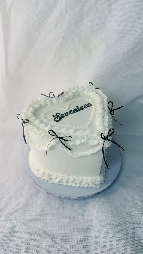 ❤️ Sweeten your special moments with a heart-shaped cake from Exquisite Deluxe Cakes!Order your cake today. 082 5316 033 Centurion #vhuvhambadzidrive #womeninbusiness #cakes #Johannesburg