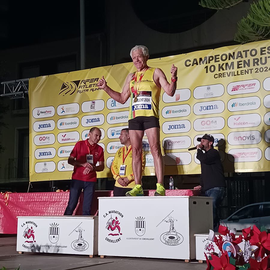Felicitaciones al atleta toledano Juan López, del Club Atletismo Toledo, que ha vuelto a proclamarse campeón de España. En esta ocasión de los 10 km en ruta máster M80, celebrados este fin de semana en Crevillente (Alicante). ¡Enhorabuena campeón!