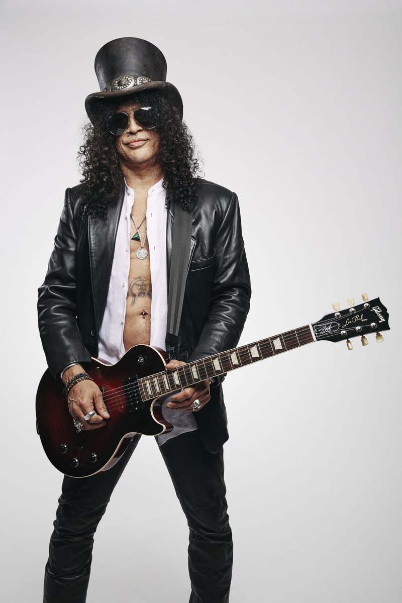 smkcmyantidote's tweet photo. 🇺🇲Today is  #SlashSunday 
day to appreciate this incredible musician and guitarist, the guy who puts his feelings and soul into his solos 
have a great slash sunday guys hahaha 

• Photo By: Ross Halfin •

@Slash
#SMKC #Slash #SaulHudson #guitarrist #gibson https://t.co/E8zTEscHQ0