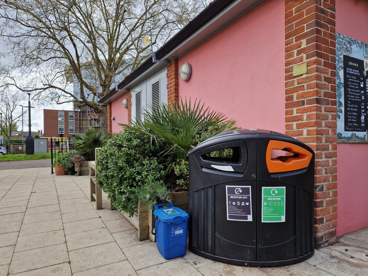 You may have noticed we now have food waste caddies (donated by customers) with our other bins around the centre (and outside) so please use them for your banana peels, apple cores and any other food scraps you might have. #LondonFieldsLido #reduce #reuse #recycle