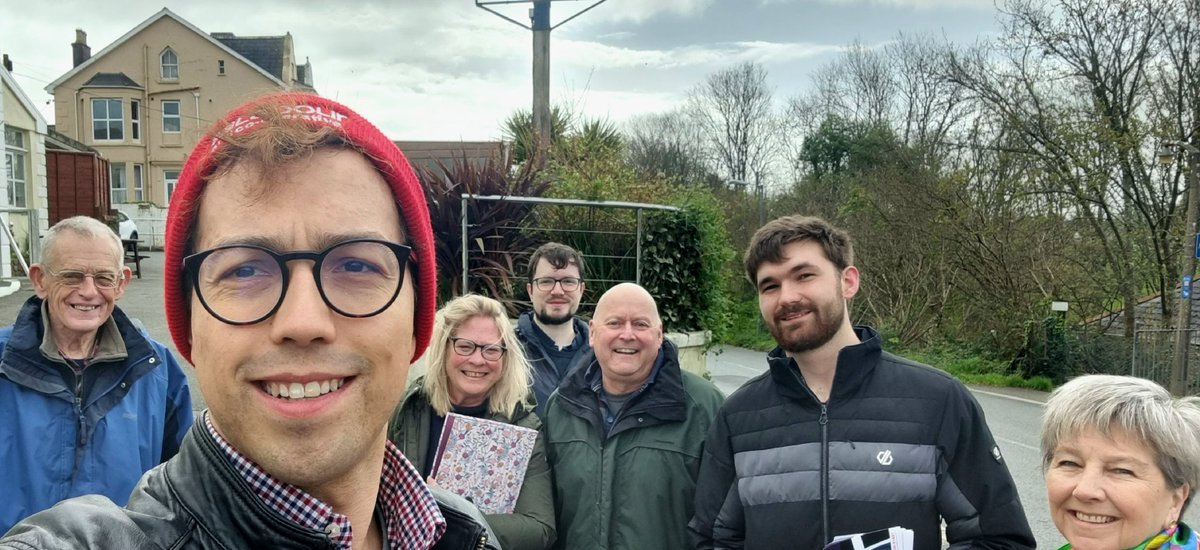 Thanks to this dedicated crew incl. special guest @jedknight03 for a successful canvass in Tywardreath today. Great chatting to voters incl. a few familiar faces!