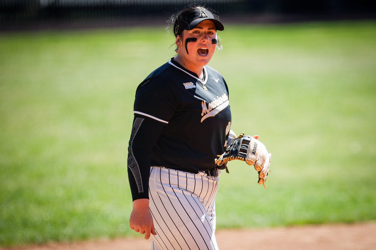 A 5-3 double play gets the Mountaineers out of a jam!

M6 | App 1, USA 2

⛰️🥎