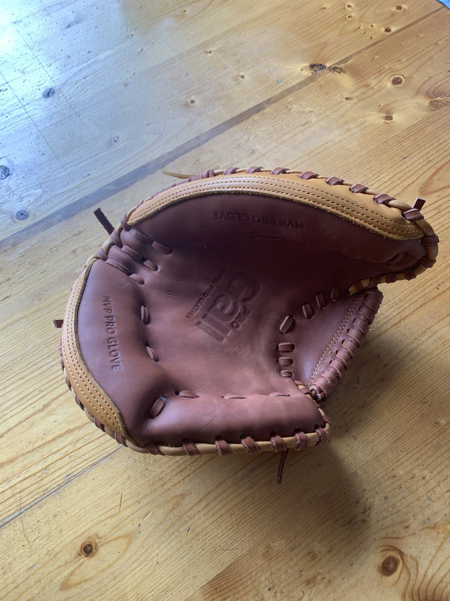 CatchingCoach's tweet image. Thanks Pro Gall for building me this Pocket Training Mitt!!!! PGP-FP (Pro Gall Pocket) @oscarjimenez75 
Picked it up yesterday and put it to work this morning!!!! @hayden_sujack on short machine. 
Want one??????

#BackStop
#Pocket
#ProGallPocket