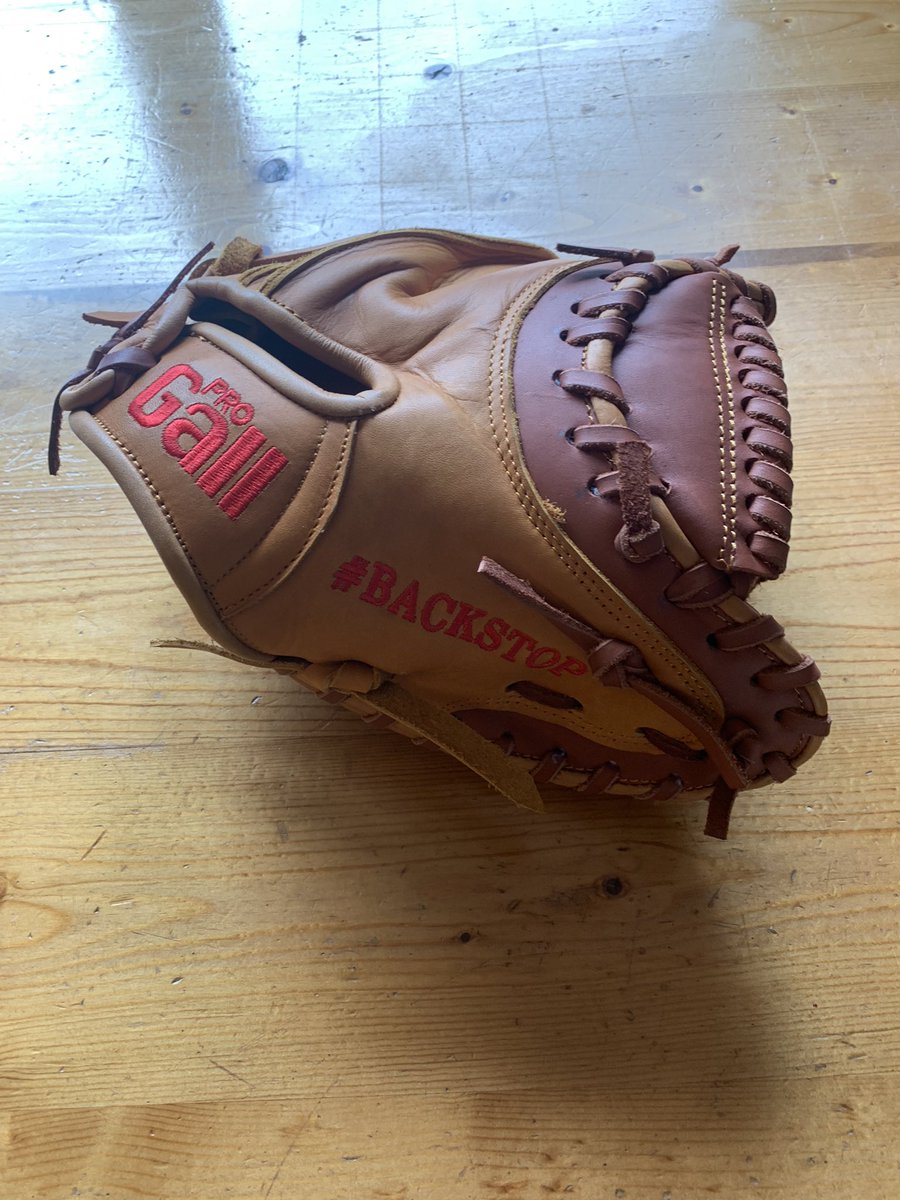 CatchingCoach's tweet image. Thanks Pro Gall for building me this Pocket Training Mitt!!!! PGP-FP (Pro Gall Pocket) @oscarjimenez75 
Picked it up yesterday and put it to work this morning!!!! @hayden_sujack on short machine. 
Want one??????

#BackStop
#Pocket
#ProGallPocket