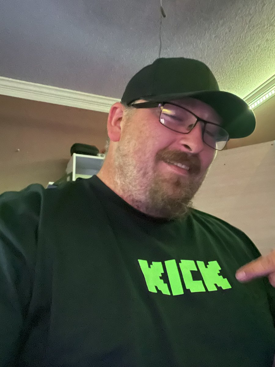 Yo <a href="/kick/"></a> merch came in thanks to <a href="/KuruptHD/">KuruptHD</a> thank you brother for the love check the guy out awesome vibes W human