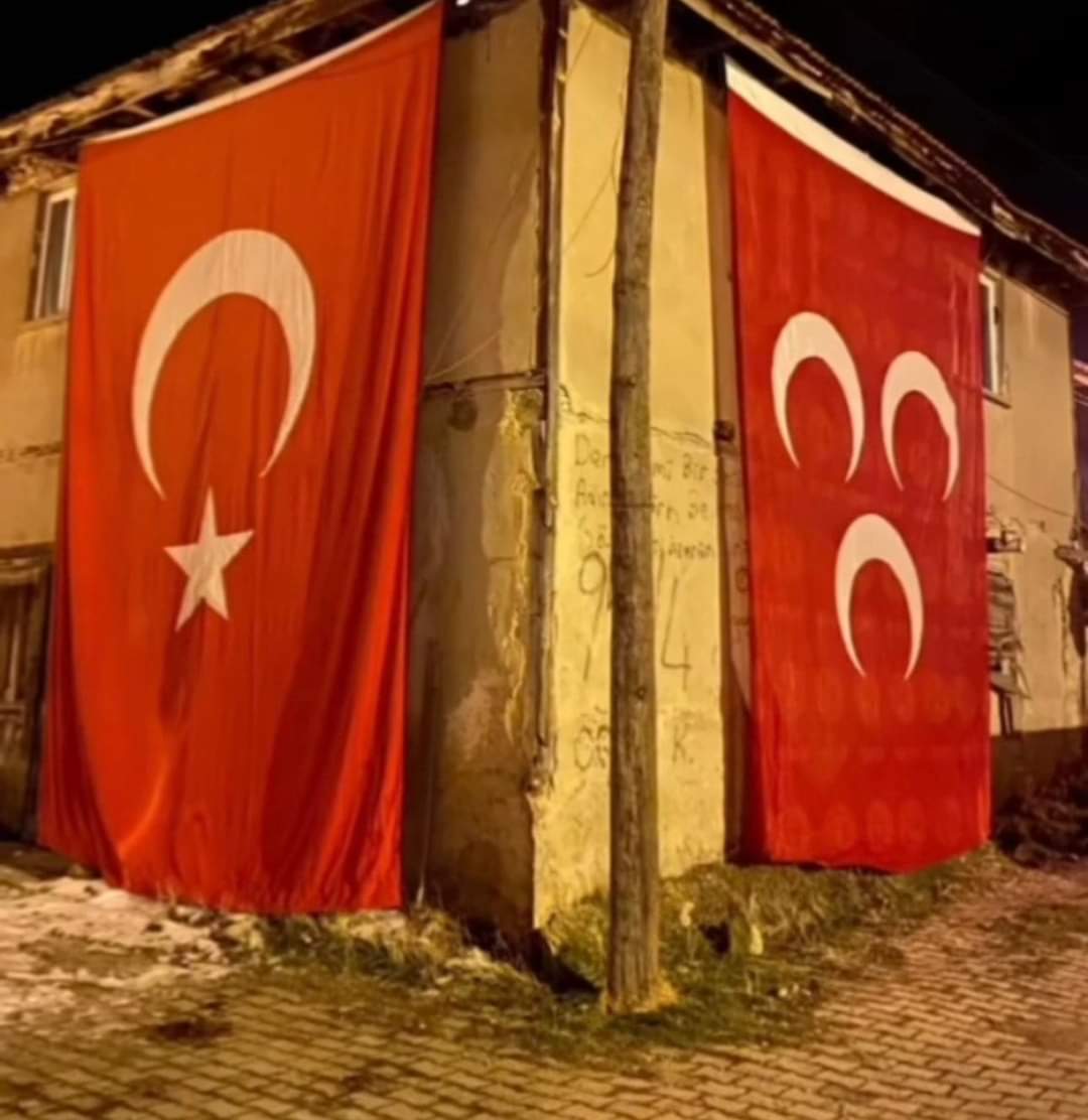 “Sevdamız TÜRKİYE,
mensubiyet onurumuz büyük
Türk Milletidir.”
 Liderimiz Sn.#DevletBahçeli