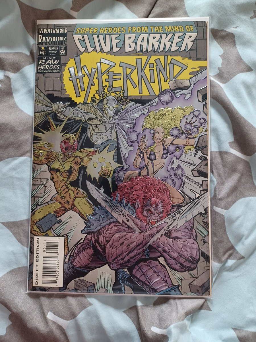 I've been a GL fan for years and found this at LCS. I managed to get a deal on it for my birthday. The second comic bought because I love Clive's books and films. Never knew he did a comic. <a href="/AaronMeyers/">Aaron Meyers</a> @gem_mint <a href="/comictom101/">comictom101</a>