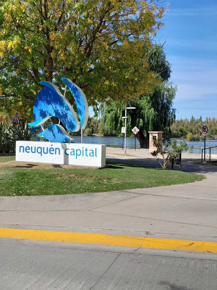 GloSifuentes's tweet photo. Hermoso domingo para disfrutar de nuestro Paseo Costero, y de nuestro Río Limay. Vamos Neuquén https://t.co/50eu90giwp