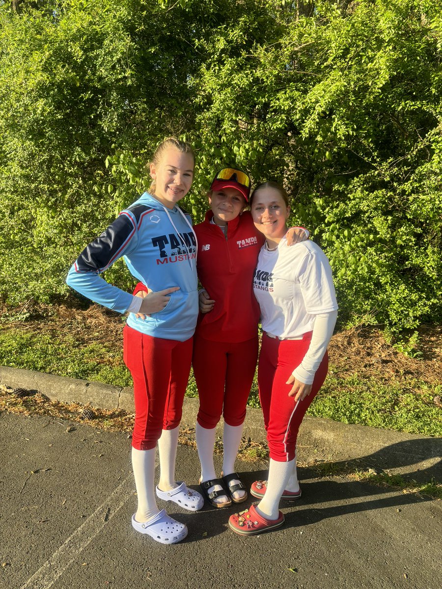 Went road tripping to Georgia with @Cozzie2028C and @BrookelynnDolin for the @USASoftball HPP tryout. Loved representing @MustangsBK2009 and hope to wear the team USA jersey in December #leftypitcher @ExtraInningSB @SBRRetweets @CoastRecruits @QrRecruiter @LegacyLegendsS1