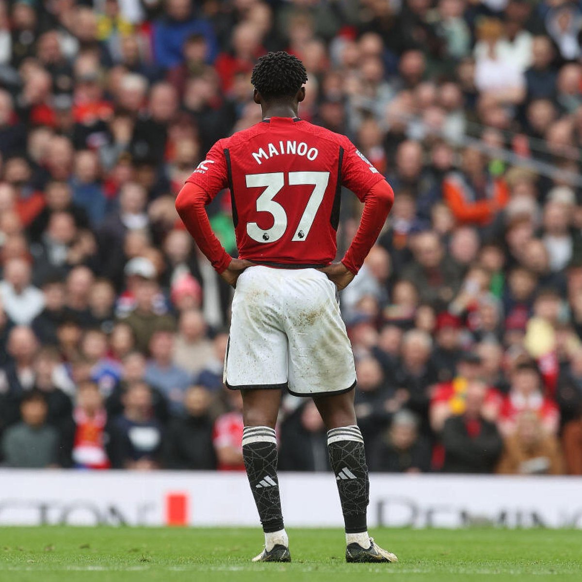 With his goal this afternoon, Kobbie Mainoo is the youngest ever player (18 years & 354 days) to score against Liverpool on Premier League history. History maker. 💥💥💥