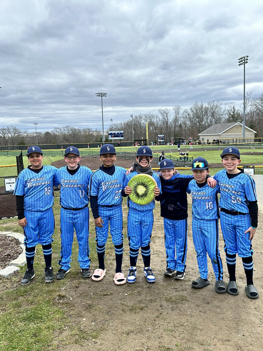 The boys are having some fun at the Select 12U Border Battles & 13U Spring Shootout! Who’s going to win some hardware? 🏆 ⚾️