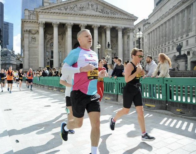 Completed my first ever half Marathon today while raising over £2,850 for @DementiaUK. #Londonlandmarks #teamdementiauk
