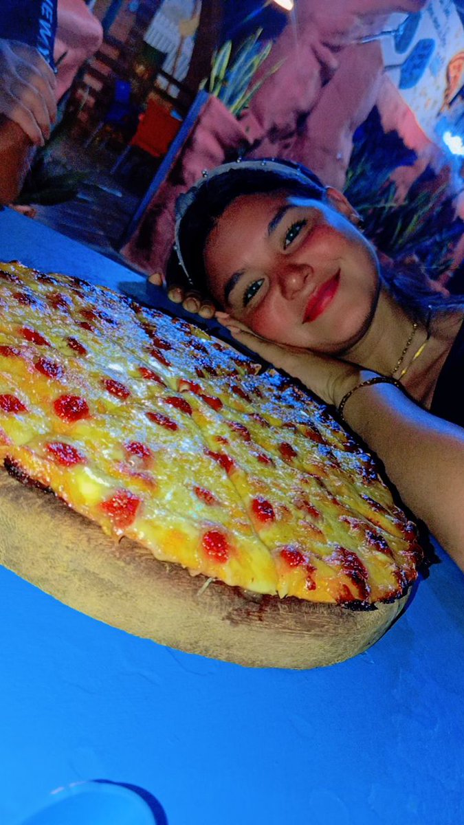 A happy chubby girl 🥰