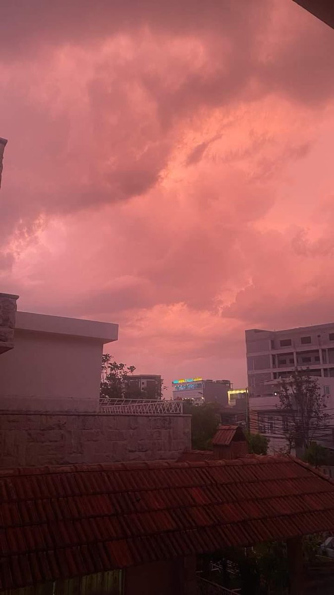 leg_end00's tweet photo. الأجواء ولا غلطة سبحان الله 😍❤️
حرفياً الجووو ينحضننن✨🤍 https://t.co/nWsJX5Xbeq