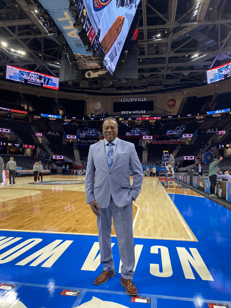 Championship Day Outfit! Ready for the @GamecockWBB vs Iowa showdown, @MarchMadnessWBB @wis10