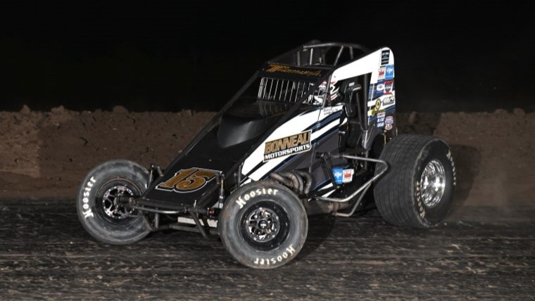 KTJ Prevails! 🏆 After rain outs opened up his weekend schedule, @kevinthomasjr ventured southwest. Saturday in Arizona, he took care of business, taking over the lead with 3 laps to go to score a @USAC_CRA victory at Mohave Valley. 𝑭𝒖𝒍𝒍 𝑺𝒕𝒐𝒓𝒚: usacracing.com/component/k2/i…