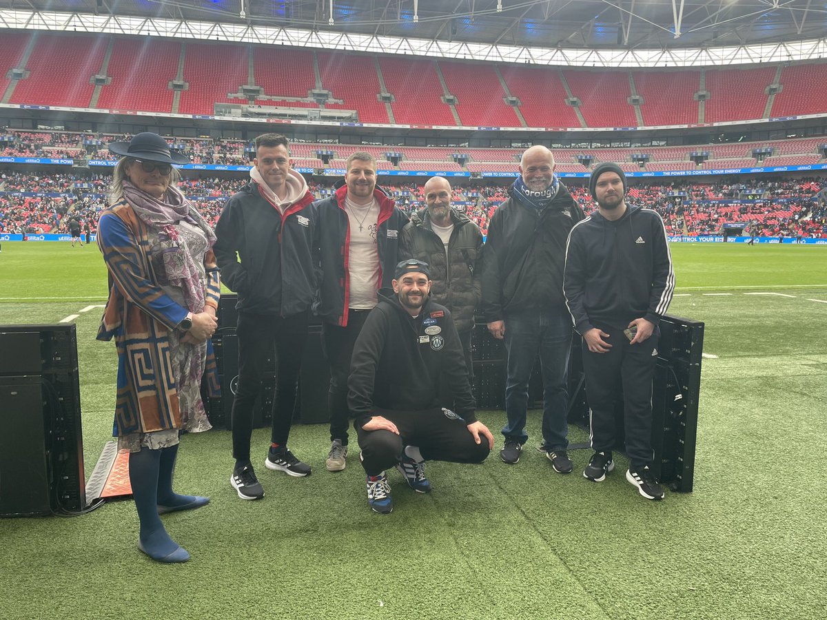 Staff and rough sleepers currently being supported by @lightprojectpb and @poshfoundation were given tickets to attend the #BristolStreetMotorsTrophy Final. 🎟️🏆
 
They were given a special day to remember 👏
 
#EFLintheCommunity | @EFLTrust