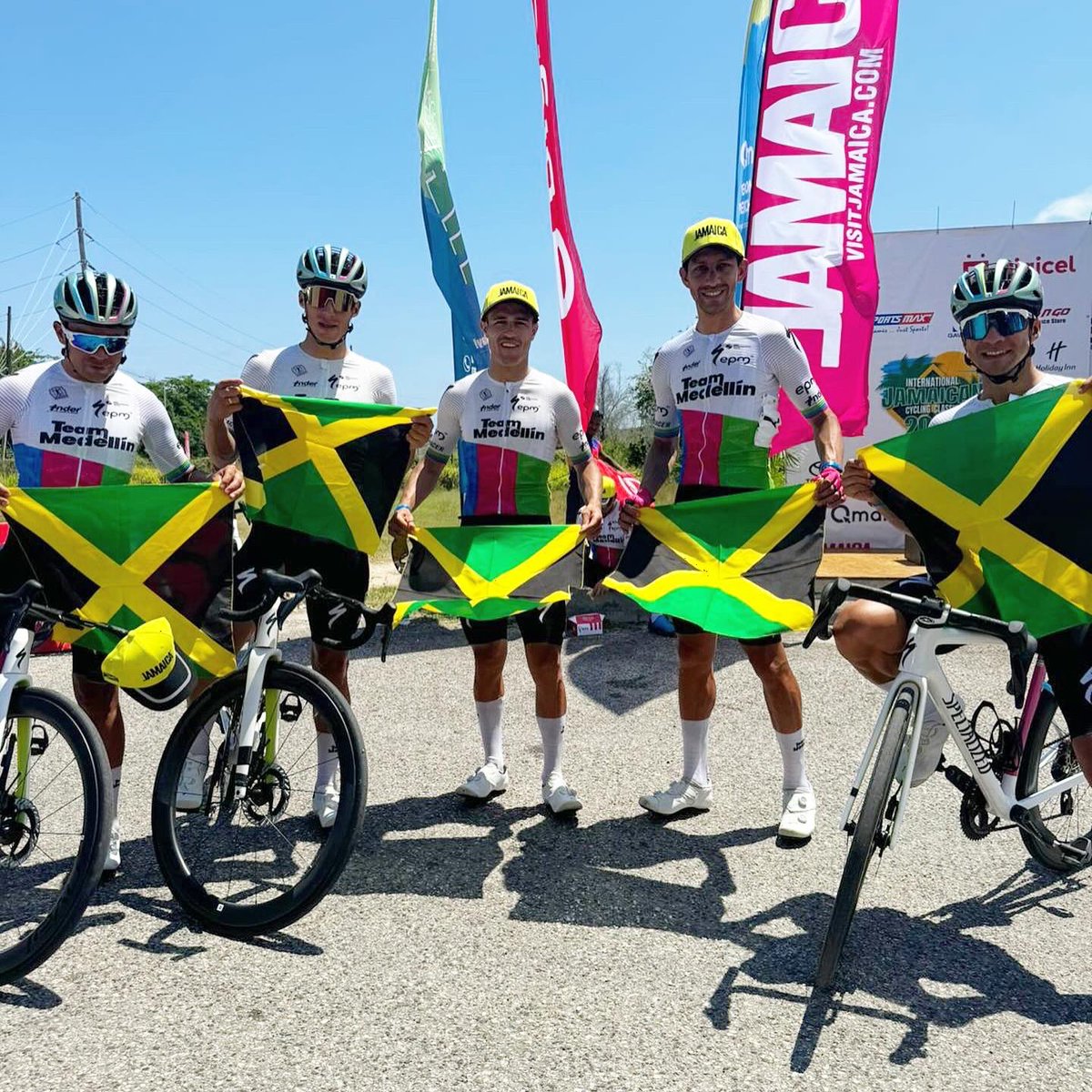 3 de 3 y campeones 🇯🇲 Hemos ganado la última etapa del Jamaica International Cycling Classic con Christian Tamayo y logramos el 1-2 de la general con Wilmar Paredes y Walter Vargas 🔥 Gran trabajo muchachos, por Medellín y el ciclismo colombiano 🇨🇴 #MedellínSomosTodos 💙