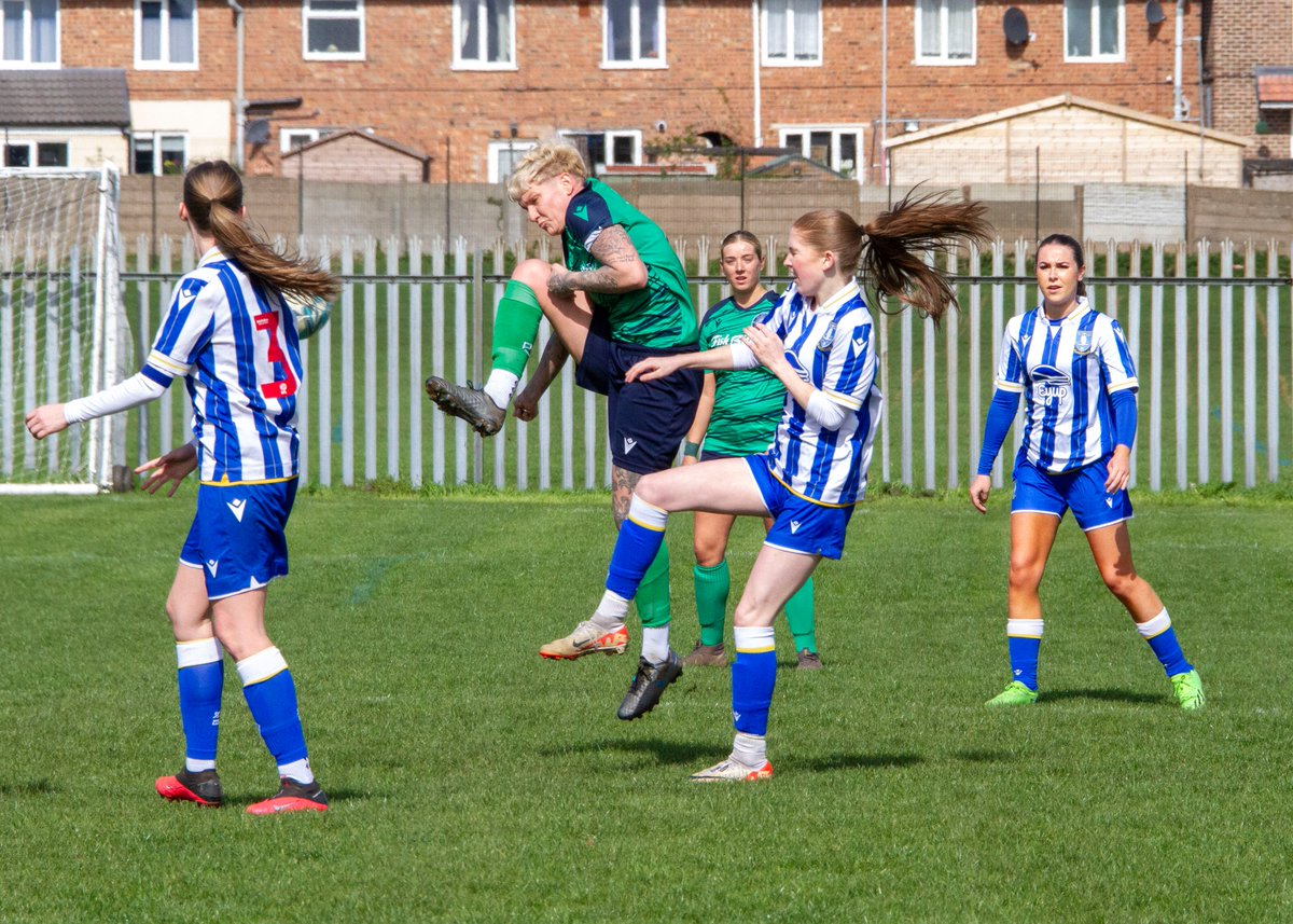 Shackski52's tweet photo. A few pics from @BentleyLadies v @ShefWedLadies.  Not the best weather conditions for footie, but a good game and a good win nevertheless. @vic8877 think you enjoyed that! A few more on my Facebook page - Kay Shackleton Photography. https://t.co/3Hy8RfdFbS
