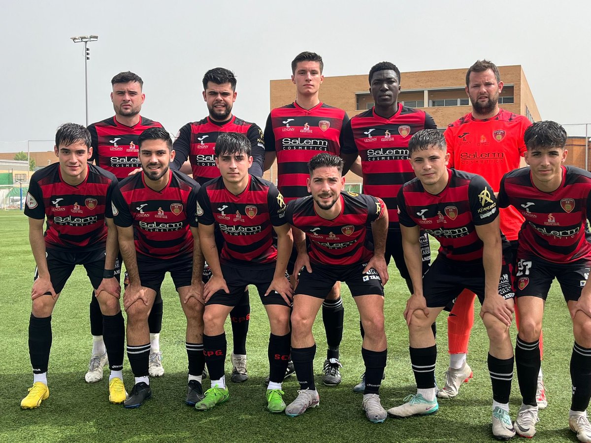 ¡Que partido!⚽ Quien haya estado allí sabe de lo que hablamos🔝.

Nuestro filial anuló durante todo el encuentro en su propio campo a un Ciudad Jardín llamado a estar en los play-off. Sólo nos faltó el gol, que personalidad, juego y sacrificio.

Enhorabuena chavales! 🔴⚫
