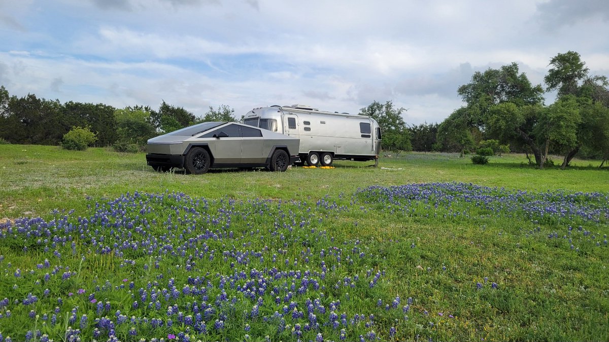 Made it to Austin for the Eclipse (via Cybertruck + 27' Airstream). 1600 mi route. Avg 757 Wh/ mi. Truck did great! 1 (self healing) tonneau cover glitch was only issue. Got the best camp/ viewing site ever! Thanks Cuz!