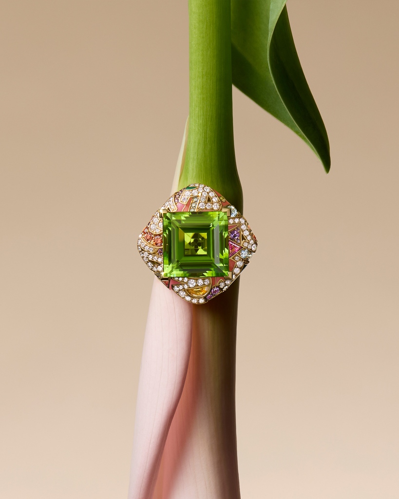 One of Boodles most unique pieces to date, the Berlin Ring displays what we do better than anyone else: design. A piece of jewelled graffiti, the design features a large peridot, coloured enamel, and brilliant cut diamonds that spell out Berlin.⁠ #Boodles