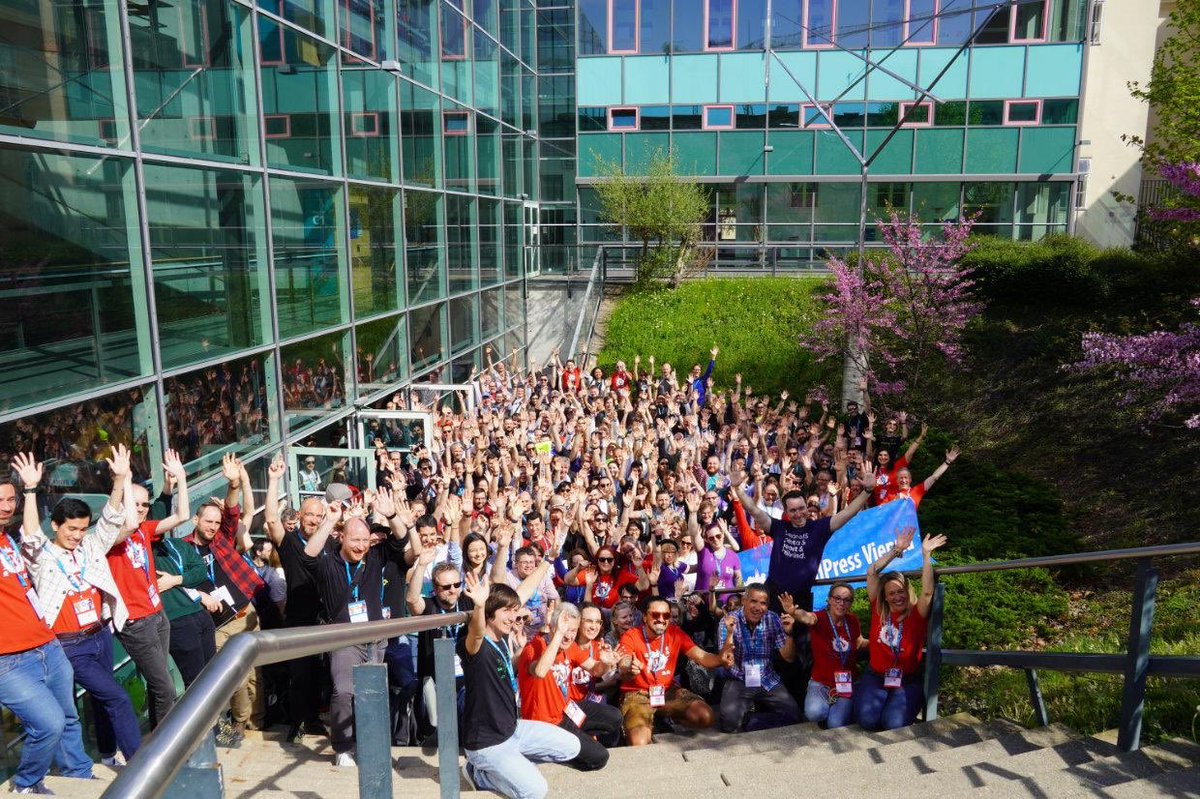 #WCVIE had so many attendees that they had to change the camera position for the group photo 🤯