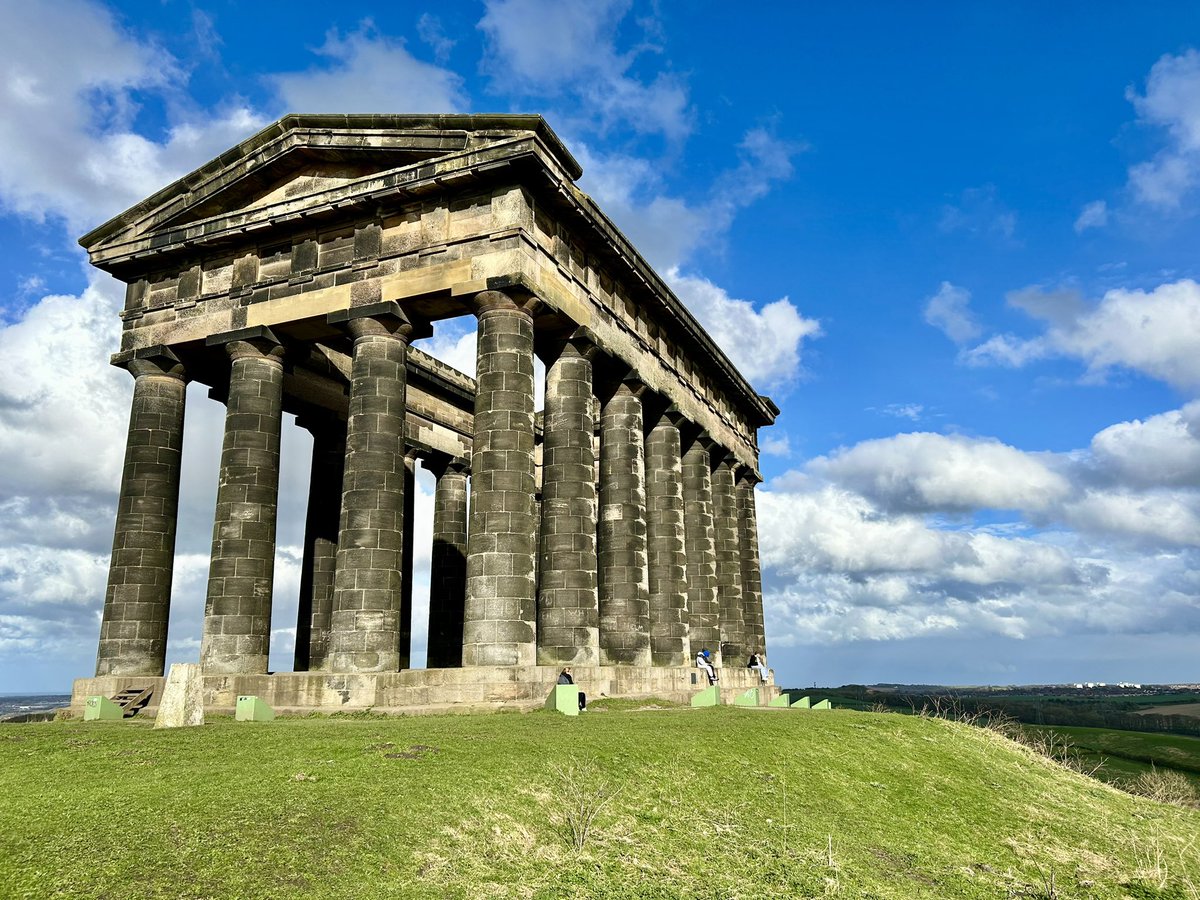 A brief, blustery walk up to Penshaw Monument ahead of tomorrow’s collection at @sunderlanduni for Mesopotamia Charity. #PenshawMonument @MesopotamiaCha5