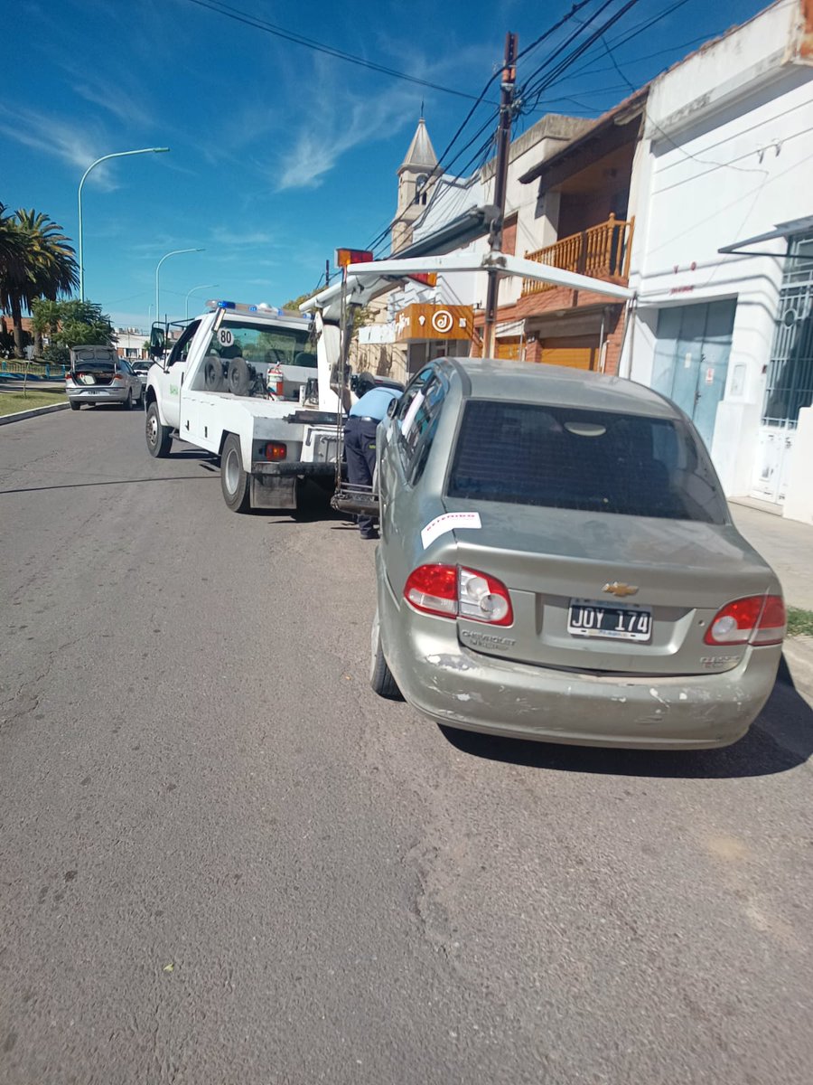 Personal de Tránsito municipal secuestró esta mañana un Chevrolet Corsa que realizaba maniobras peligrosas en Rivadavia al 1500. Finalmente y una vez realizada la medición, Sergio Raúl Solís (32) arrojó 2,80 gramos de alcohol por litro de sangre.