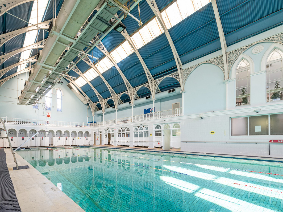 Then & now at The Western Baths Club. 

The first picture shows the Bowmore Gala Evening on 25th March 1990. 

Image credits 1990 shot: The Western Baths Club
Image credits present day shot: Christopher Bowen Photography

📸
#VisitWestEnd #GlasgowArchives #TheWesternBathsClub