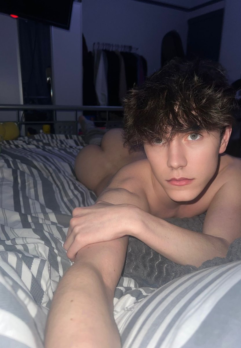 RT if you think im cute😉 im online all day so come and chat to me 😏 onlyfans.com/sebbytwink